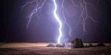 Vdes një burrë në Pejë, u godit nga rrufeja