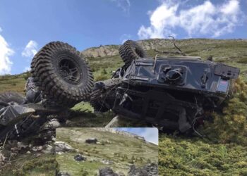 Një person rrokulliset me veturë në Bjeshkët e Deçanit