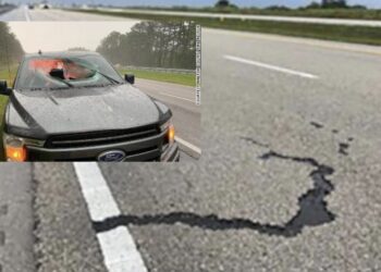 Fuqia e rrufesë, shkakton çarje në asfalt pasi goditi makinën