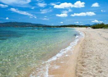 Gjoba deri në 3,000 euro për ‘vjedhjen’ e rërës në këtë plazh