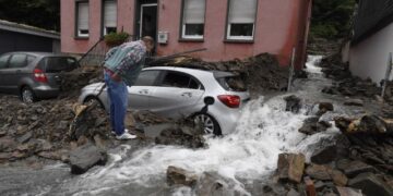 Situatë kaotike nga vërshimet në Gjermani: 6 të vdekur e dhjetëra njerëz të zhdukur