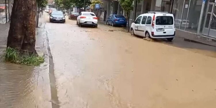 Shi i rrëmbyeshëm në disa pjesë të Kosovës, Gjilani aktivizon shtabin emergjent