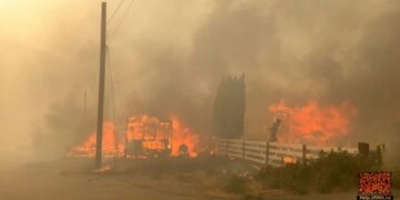 Temperaturat e larta në Kanada, pamje katastorfike se si digjet gati një fshat i tërë