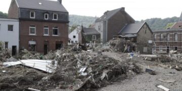 Sërish përmbytje dhe dramë: Uji bart vetura, përrenjtë në rrugë