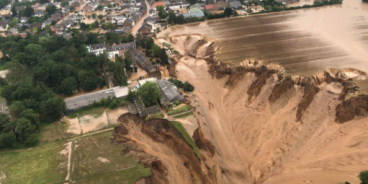 Përmbytjet apokaliptike në Gjermani : pamje nga ajri!