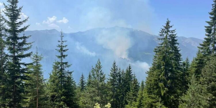 Zjarr në malet e Rugovës – intervenon Policia, FSK dhe KFOR’i!