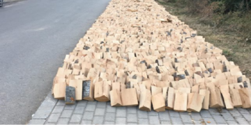 Qytetari nga Gjilani i la drutë në trotuar para shtëpisë, gjobitet me 300 euro