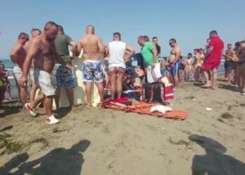 Pushimet përfundojnë në tragjedi: Mbyten dy persona në plazhet e Shqipërisë