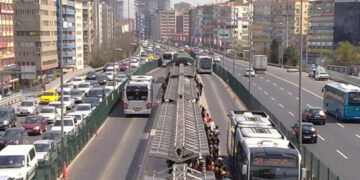 Metrobusi propozohet si formë transporti në rrugën Prishtinë-Fushë Kosovë