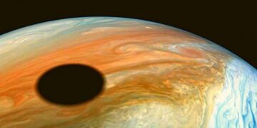 Një asteroid gjigand godet Jupiterin!?