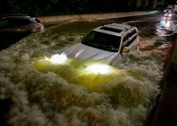 Uragani Ida gjunjëzon qytetin e Nju Jorkut, të paktën 17 viktima