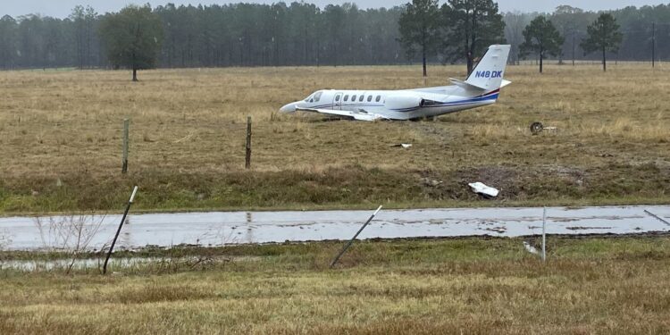 Rrëzohet një aeroplan privat në Aeroportin e Rinasit