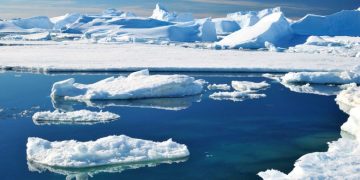 Vaksinat kundër COVID-19 arrijnë në Polin e Jugut, u desh të përshkohen 16.000 kilometra që të shkojnë në destinacion!