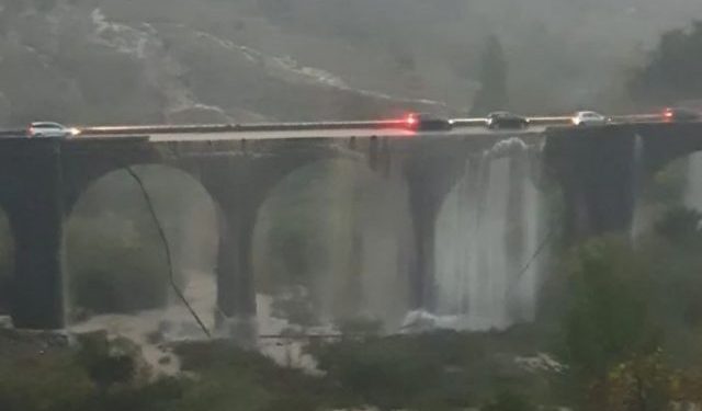 Mot i keq në Itali, rrugët kthehen në lumenj, mbyllen shkollat