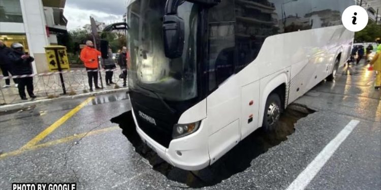 Stuhi dhe mot ekstrem: Hapet gropa në mes të rrugës në Selanik dhe “përpin” autobusin