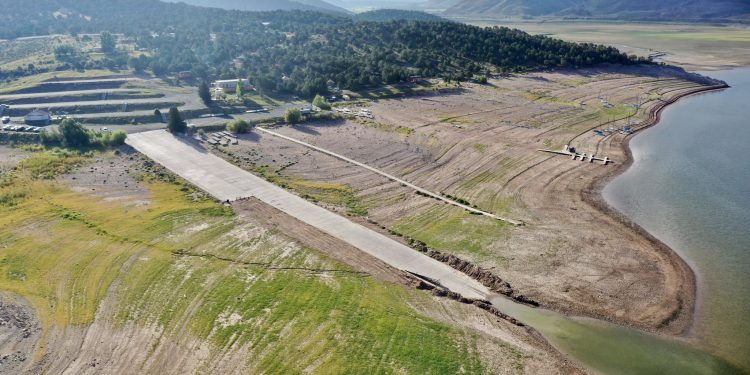 Për 64 vite ishte nën ujë, thatësira nxjerr në sipërfaqe qytetin e braktisur në SHBA