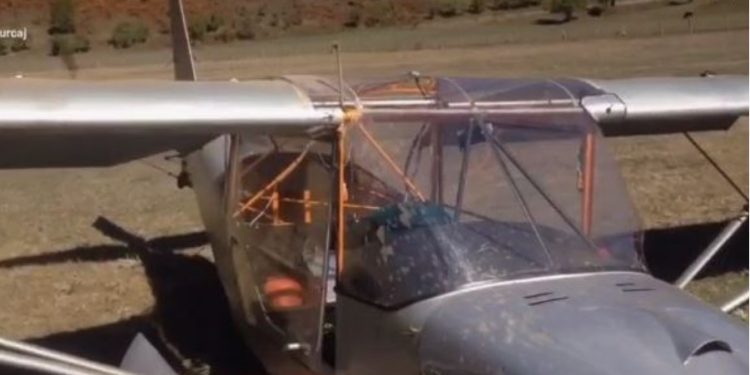 Një avion bën ulje misterioze në Shqipëri, “zhduken” piloti dhe pasagjeri