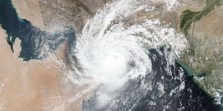 Cikloni historik Shaheen godet veriun e Omanit dhe prek Emiratet e Bashkuara Arabe!