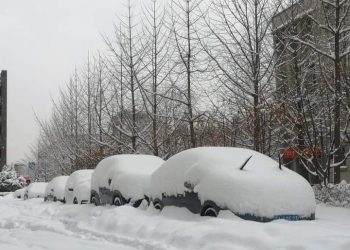Stuhi të papara bore (për muajin Nëntor) godasin Kinen! (VIDEO)