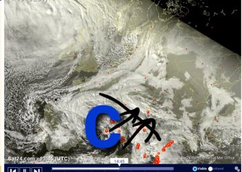 Afrohen masat e fuqishme ajrore ciklonike!