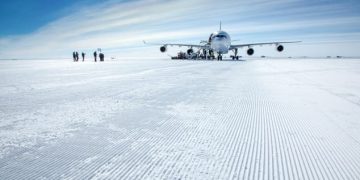 Për herë të parë në histori një aeroplan Airbus A340 ateron në Antarktidë