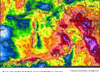Moti javor, priten reshje të shumta atmosferike!