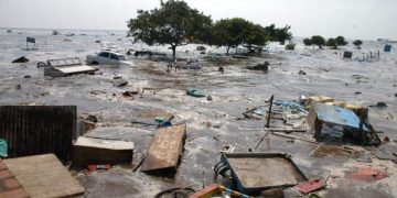 Cunami u mori jetën rreth 250 mijë njerëzve