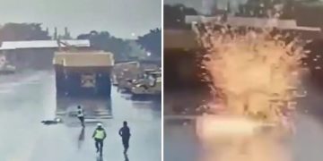 Publikohet momenti kur punëtorin e godet rrufeja