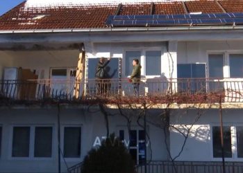 Drenicaku që shtëpinë e ngrohë me diell, thotë se paguan rrymë vetëm 10 euro në muaj