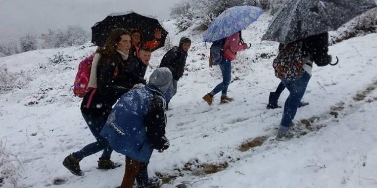 Temperaturat e ulëta, mbyllen të gjitha shkollat në Shqipëri