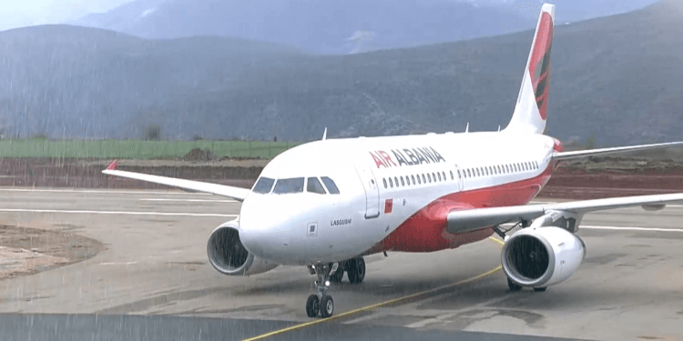 Aeroporti i Kukësit sfidon atë të Prishtinës, nga maji, 19 euro biletë për Zvicër, Gjermani e Austri