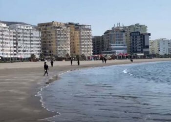 Deti në Shëngjin tërhiqet 20 metra, specialistët nuk kanë përgjigje për këtë fenomen