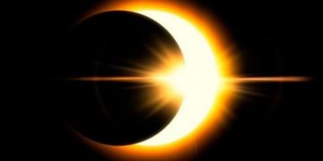 E shtuna me spektakël në qiell, pritet eklipsi i parë diellor i vitit 2022!