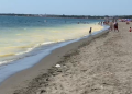 Fenomeni i shfaqur në plazhin e Velipojës, uji bëhet i verdhë