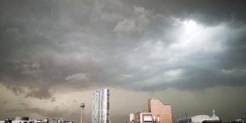 Gjermania përgatitet për stuhi të forta dhe tornado