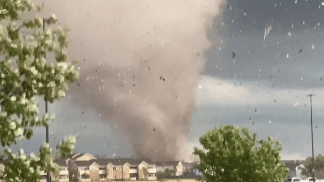 Tornado në ShBA shkakton dëme të mëdha