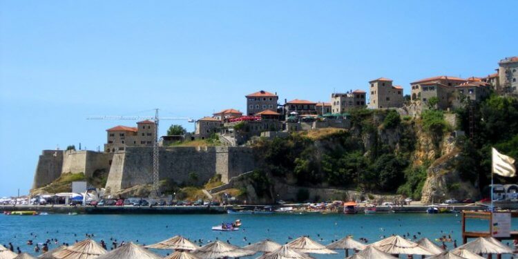 Mali i Zi premton çmime të lira për pushuesit kosovarë