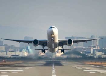 Aeroplani nga Zvicra që po vinte në Kosovë bën ulje emergjente
