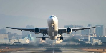 Aeroplani nga Zvicra që po vinte në Kosovë bën ulje emergjente