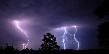 Vdes një person në Prizren pasi u godit nga rrufeja