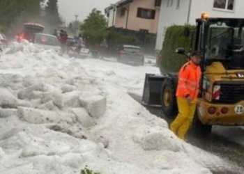 Stuhi të forta, shihni breshrin që ka rënë në Gjermani