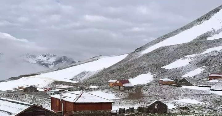 Kemi hyrë në verë, por malet e Turqisë mbulohen nga bora