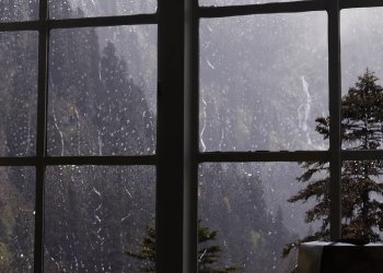 Gjërat që nuk duhet t’i bëni kurrë kur ka vetëtima