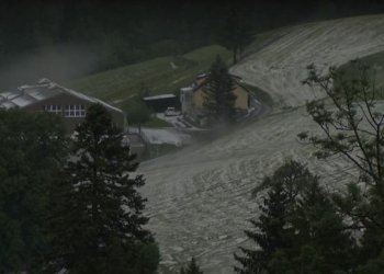 Stuhi të fuqishme dhe breshër edhe në Zvicër, tre të lënduar