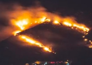 Zjarret përfshijnë Greqinë, skena apokaliptike në disa zona të Athinës teksa vala e të nxehtit ngre temperaturat në 38°