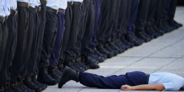 I nxehti bën të veten në Berlin – alivanosen 28 rekrutë të rinj gjatë ceremonisë së betimit!