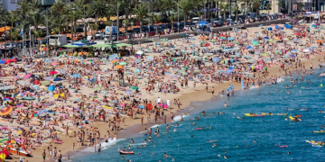 Vapa ekstreme “trazon” ujërat e Mesdheut, çfarë mund të ndodhë që ka alarmuar ekspertët