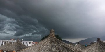 Sot stuhi në disa pjesë të Ballkanit, Kosova dhe Shqipëria nën vapën përcëlluese!
