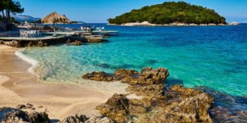 Këto janë destinacionet më të lira dhe më të shtrenjta për këtë verë në Shqipëri!