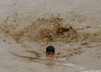 “Një katastrofë e paparë”,  40% i Pakistanit nën ujë, 30 milionë persona kanë humbur gjithçka!